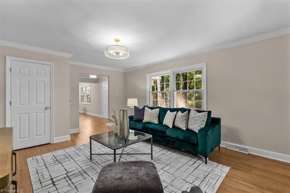 2621 W Woodlyn Way Greensboro, NC 27407