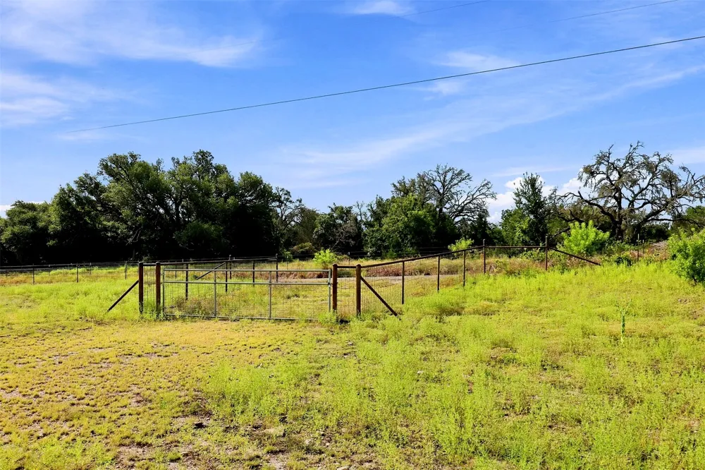 3560 County Road 236 Liberty Hill, TX 78642