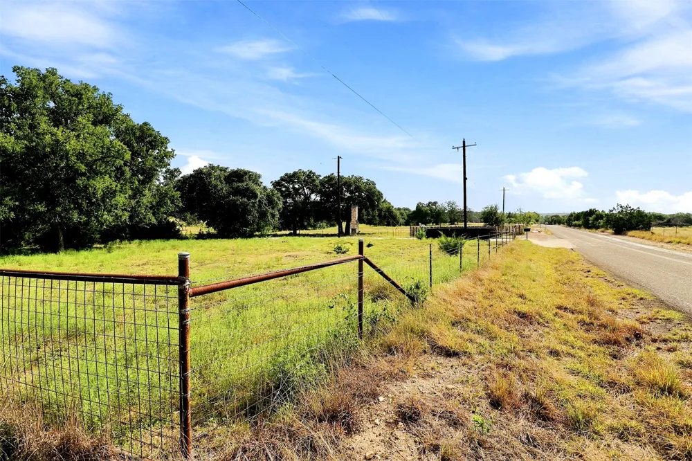 3560 County Road 236 Liberty Hill, TX 78642