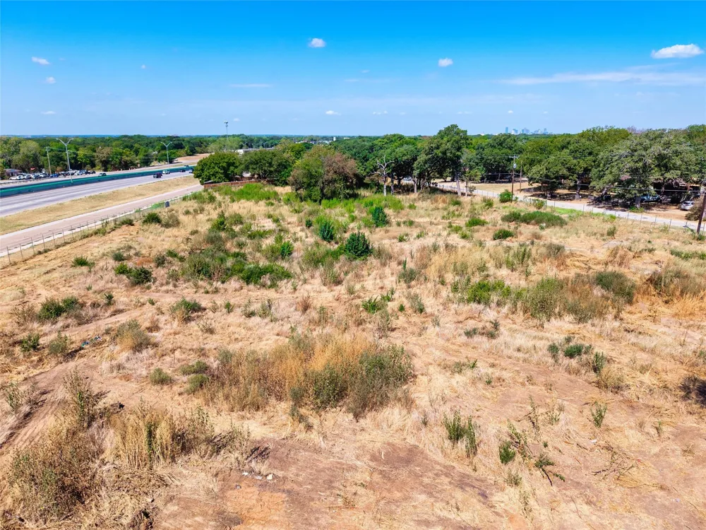 999 Silver Falls Boulevard Dallas, TX 75217