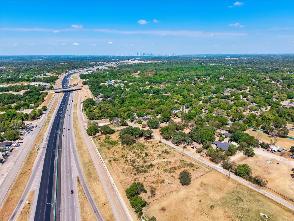 999 Silver Falls Boulevard Dallas, TX 75217