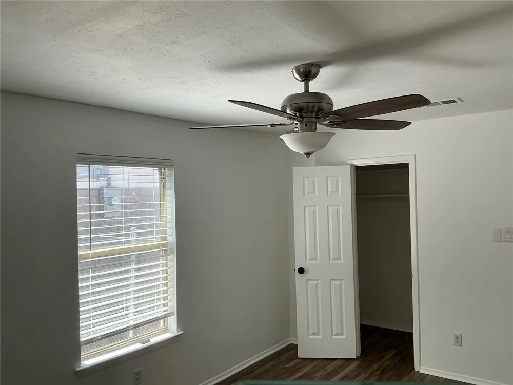 136 Jill Ann Drive Burleson, TX 76028