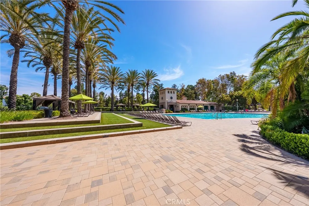 140 Talmadge Irvine, CA 92602