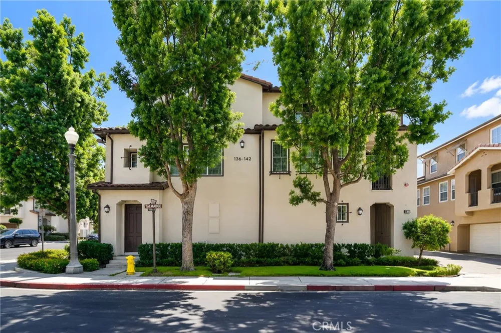 140 Talmadge Irvine, CA 92602