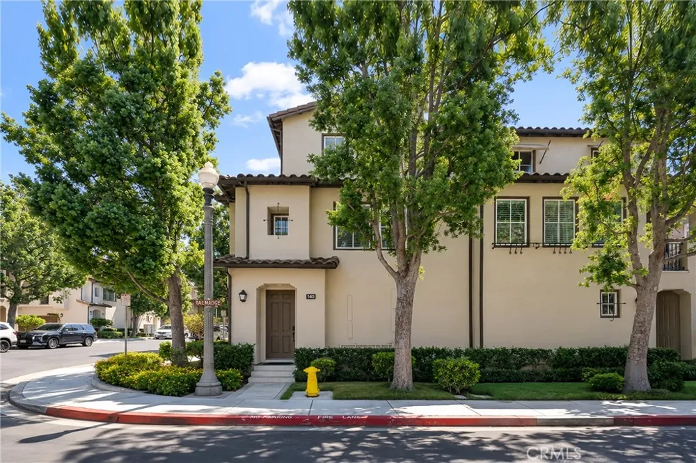 140 Talmadge Irvine, CA 92602