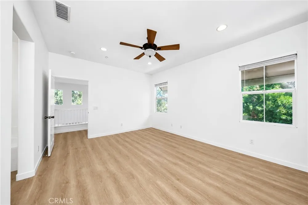 140 Talmadge Irvine, CA 92602