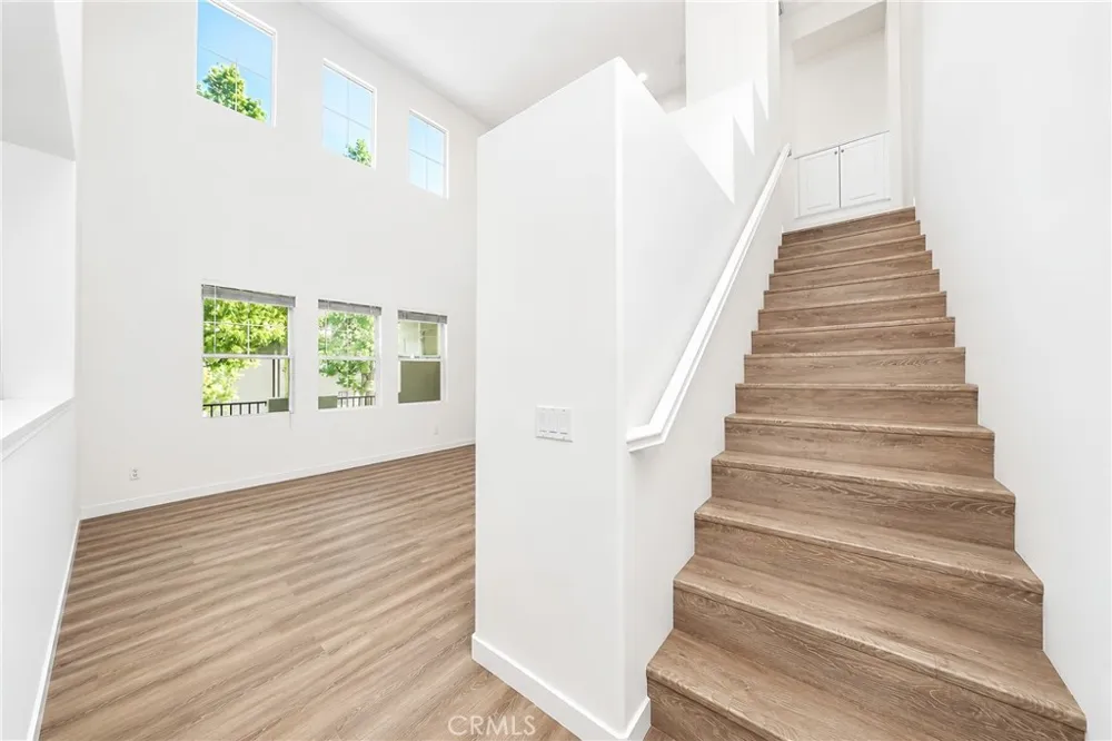 140 Talmadge Irvine, CA 92602