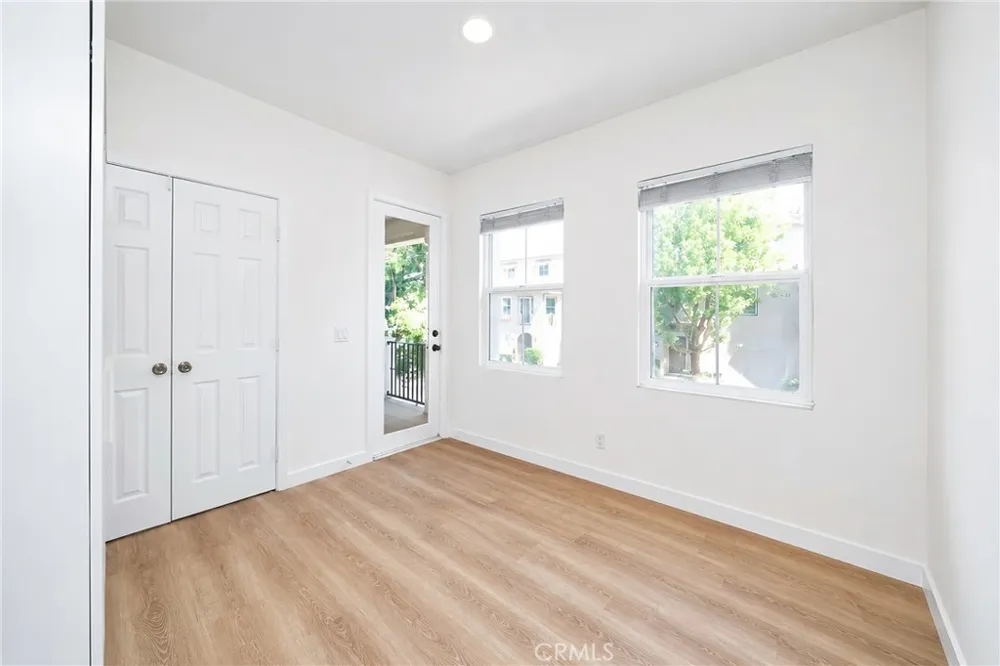 140 Talmadge Irvine, CA 92602