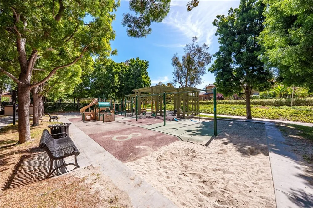 140 Talmadge Irvine, CA 92602