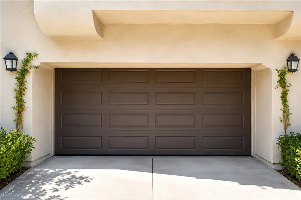 140 Talmadge Irvine, CA 92602