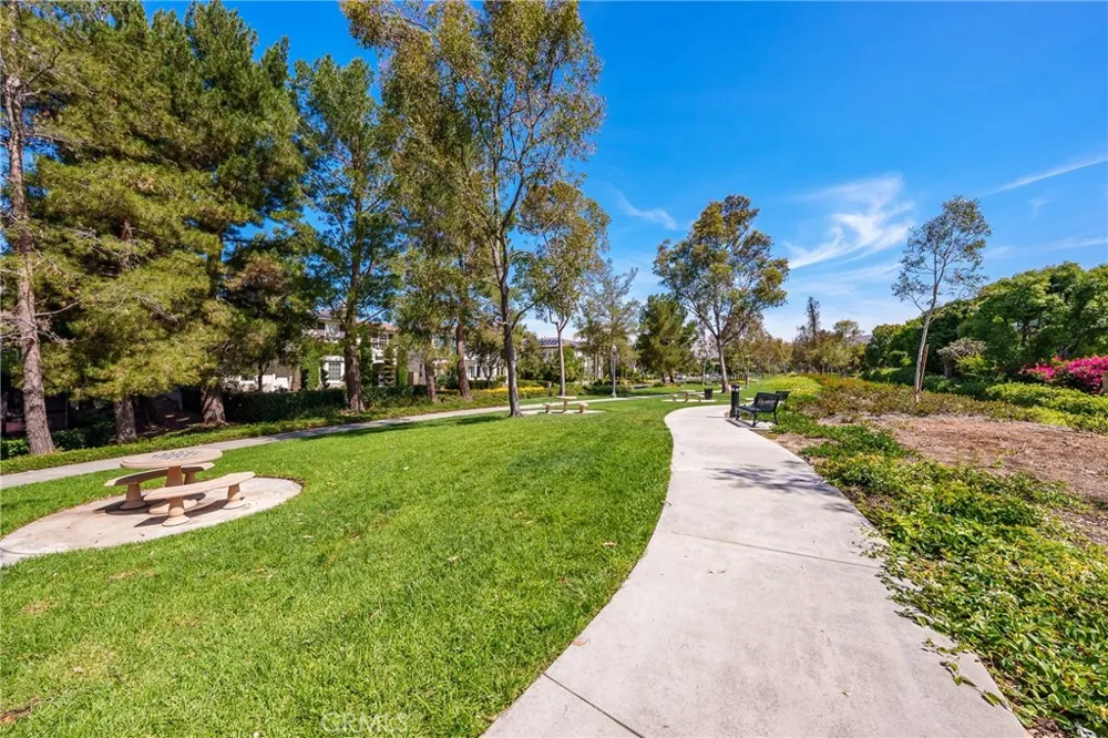 140 Talmadge Irvine, CA 92602