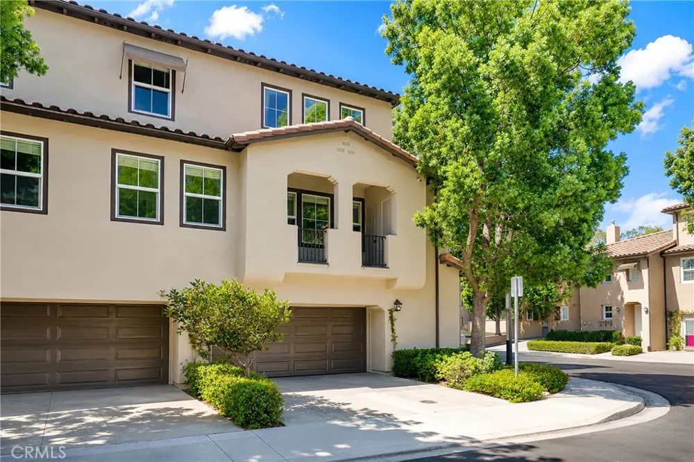140 Talmadge Irvine, CA 92602