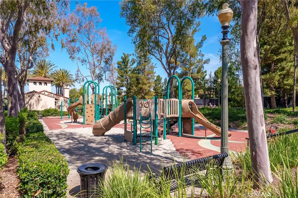 140 Talmadge Irvine, CA 92602