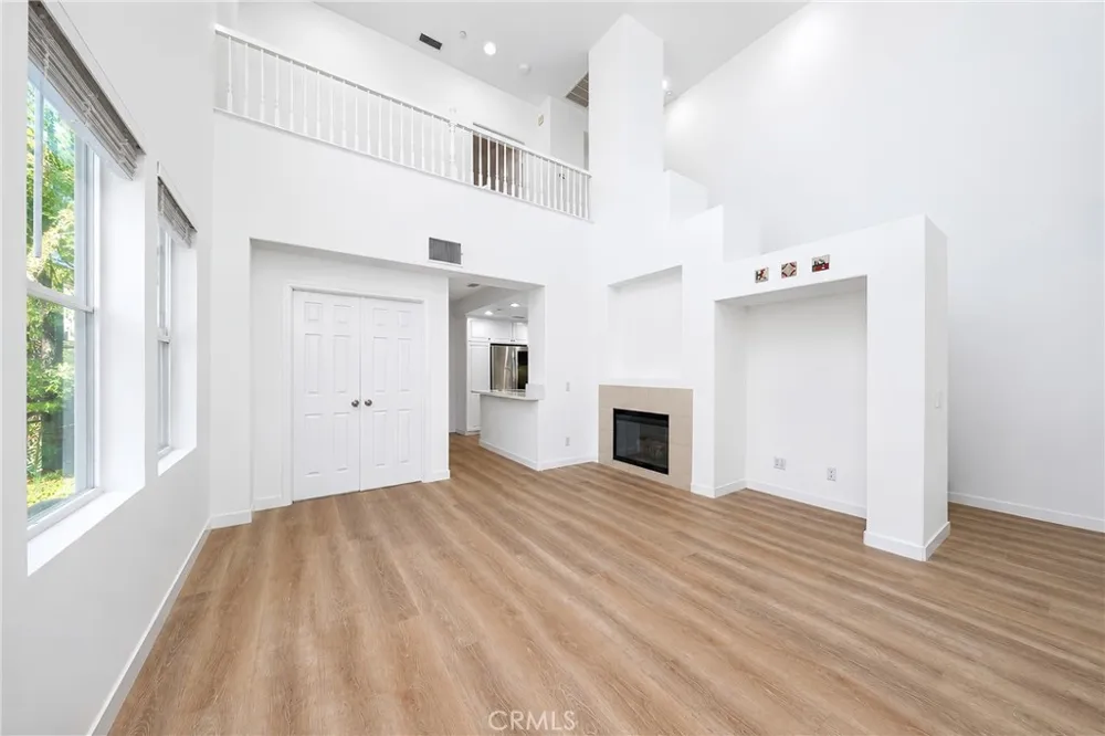 140 Talmadge Irvine, CA 92602