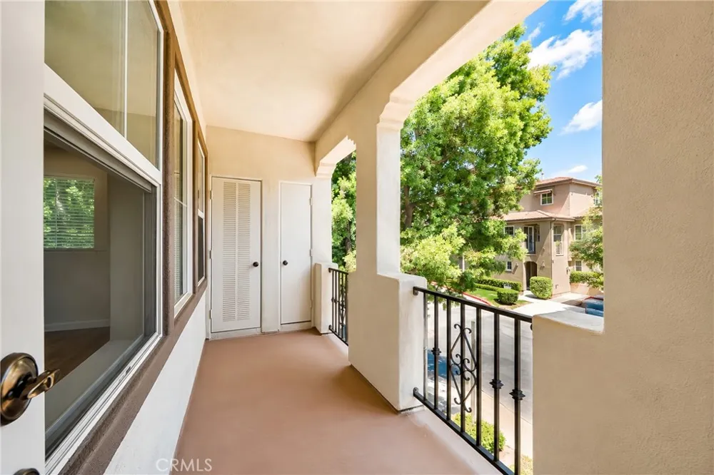 140 Talmadge Irvine, CA 92602