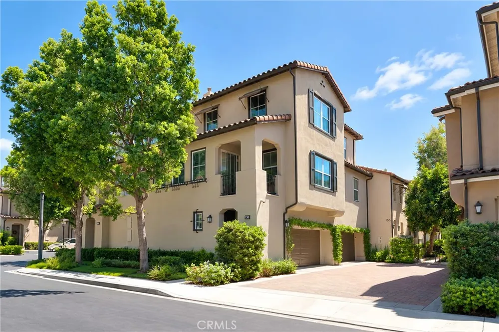 140 Talmadge Irvine, CA 92602