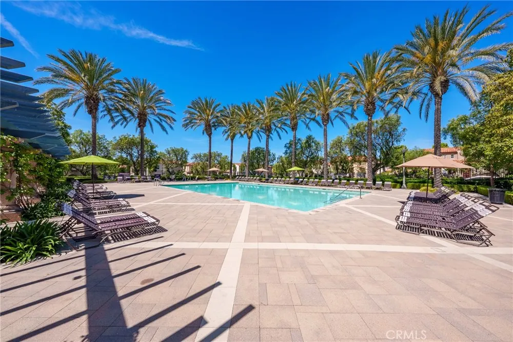 140 Talmadge Irvine, CA 92602