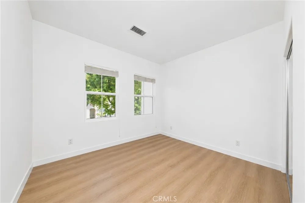 140 Talmadge Irvine, CA 92602