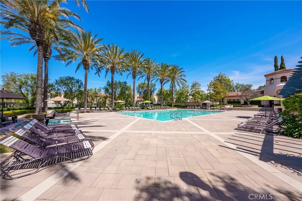 140 Talmadge Irvine, CA 92602