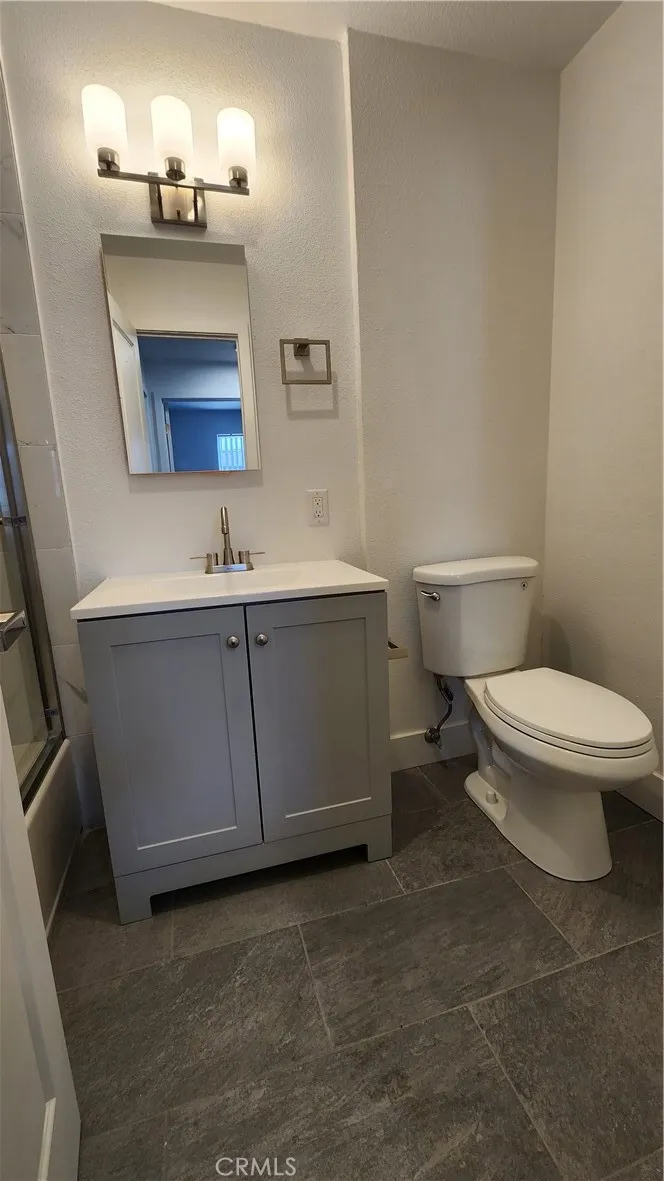 988 El Camino Drive #203 Costa Mesa, CA 92626