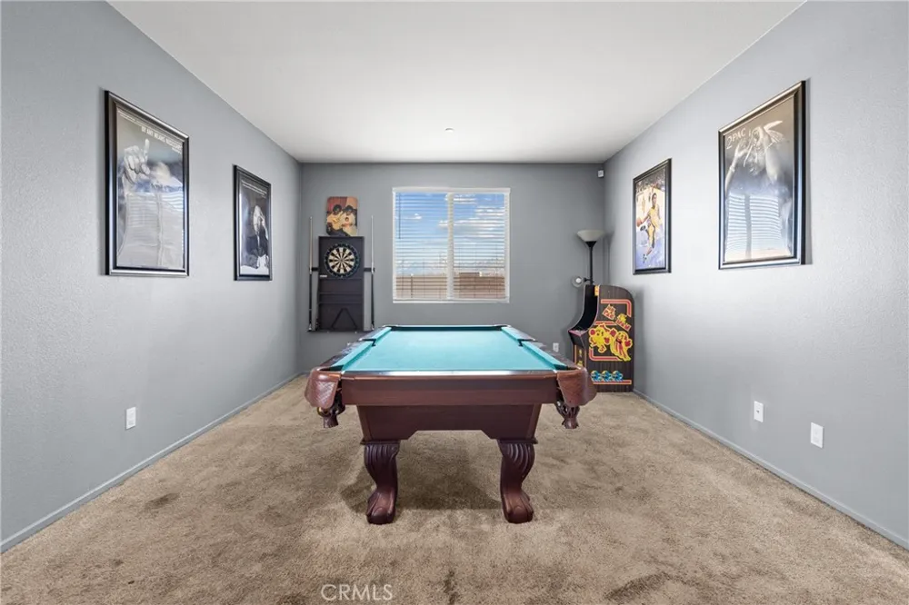 6949 Beale Palmdale, CA 93552