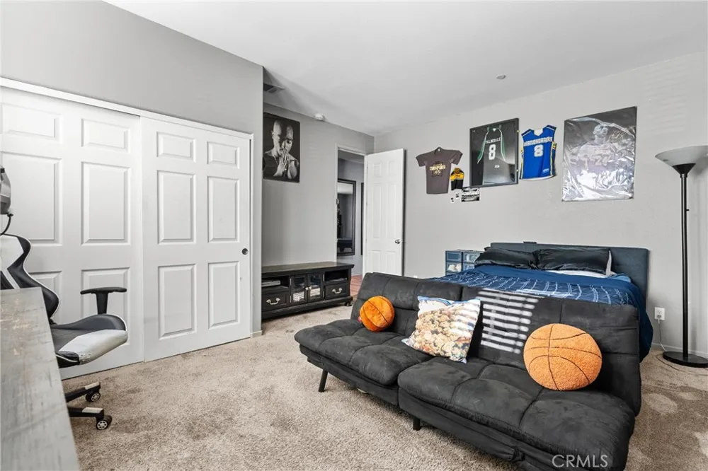 6949 Beale Palmdale, CA 93552