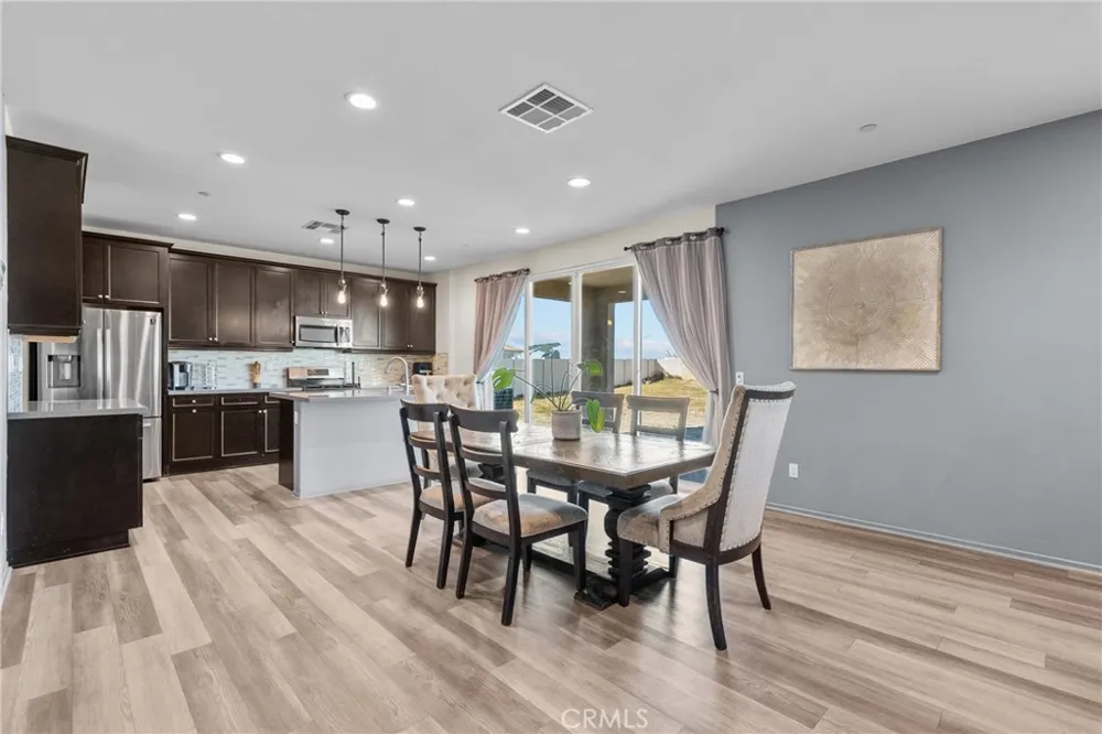 6949 Beale Palmdale, CA 93552