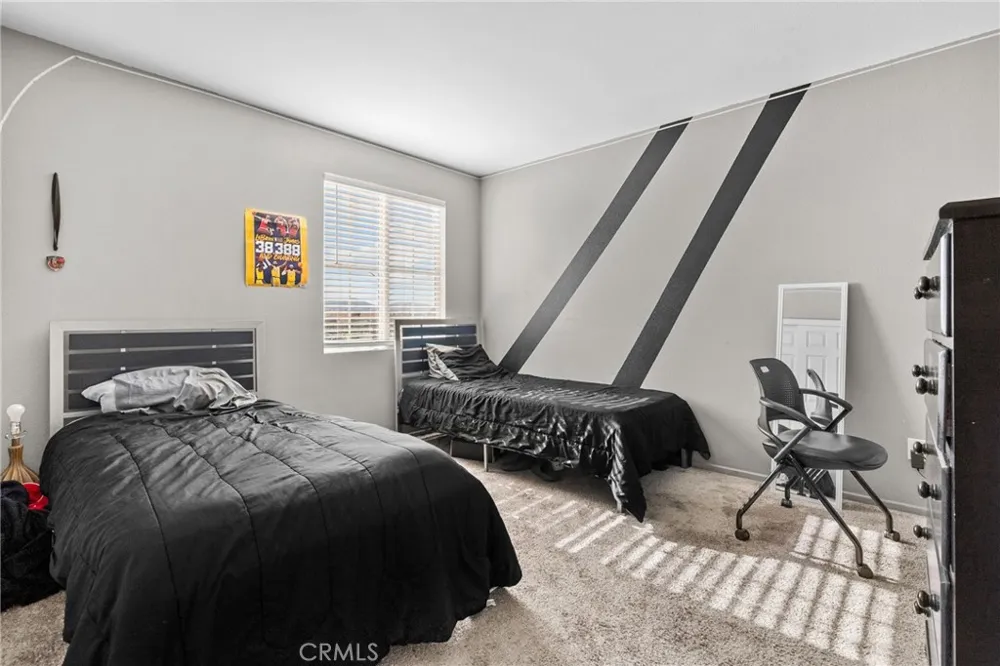 6949 Beale Palmdale, CA 93552