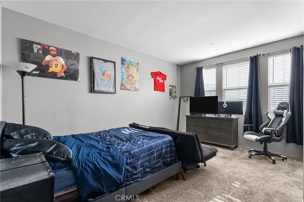6949 Beale Palmdale, CA 93552
