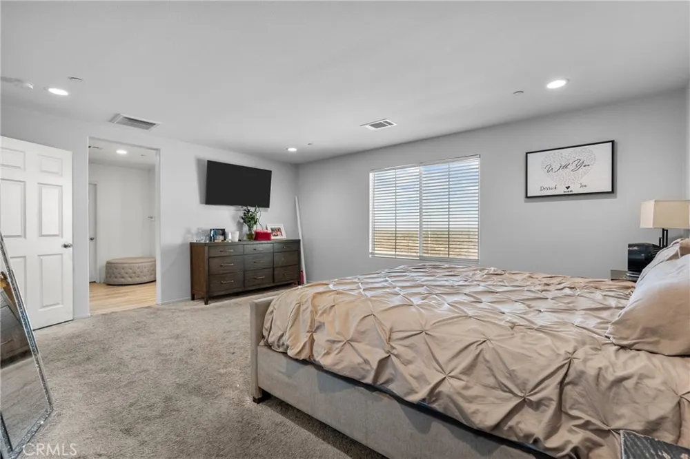 6949 Beale Palmdale, CA 93552