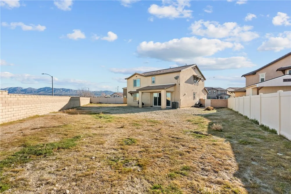 6949 Beale Palmdale, CA 93552