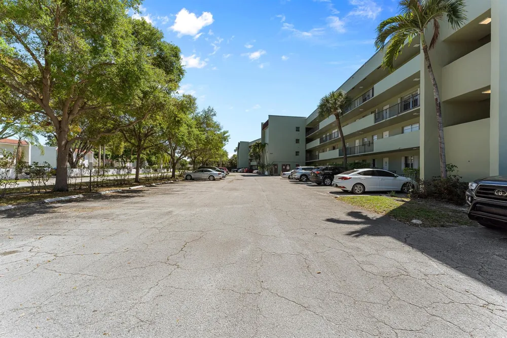 1638 EMBASSY DRIVE #208 West Palm Beach, FL 33401