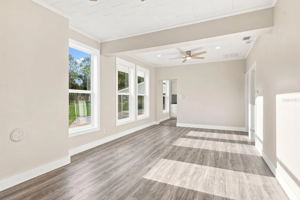 112 E MARTIN LUTHER KING JR DRIVE Tarpon Springs, FL 34689