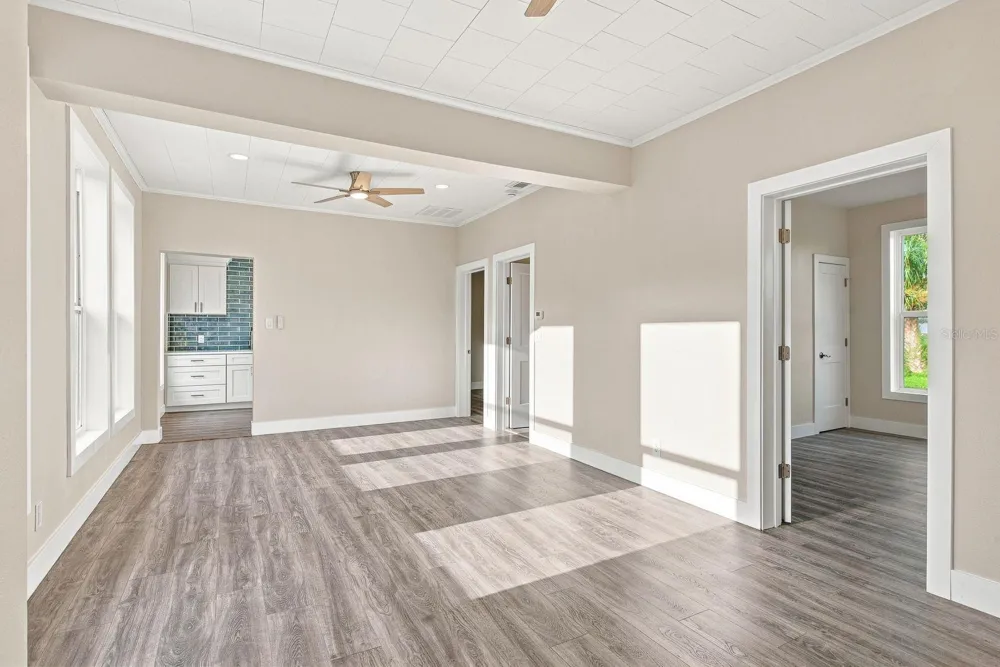 112 E MARTIN LUTHER KING JR DRIVE Tarpon Springs, FL 34689