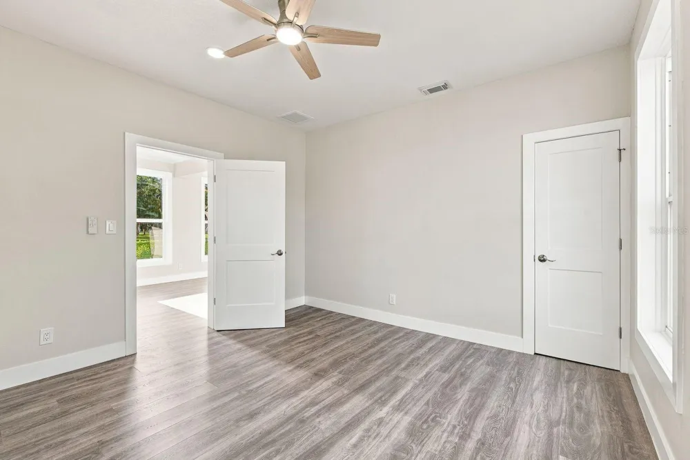 112 E MARTIN LUTHER KING JR DRIVE Tarpon Springs, FL 34689