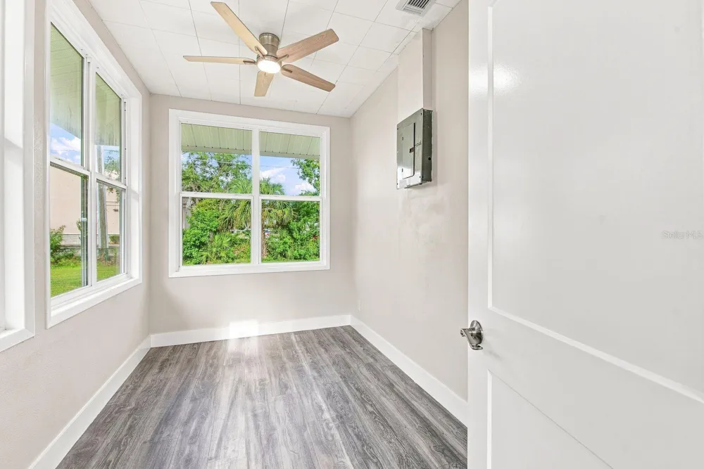 112 E MARTIN LUTHER KING JR DRIVE Tarpon Springs, FL 34689