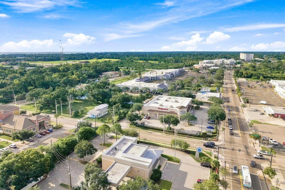 112 E MARTIN LUTHER KING JR DRIVE Tarpon Springs, FL 34689