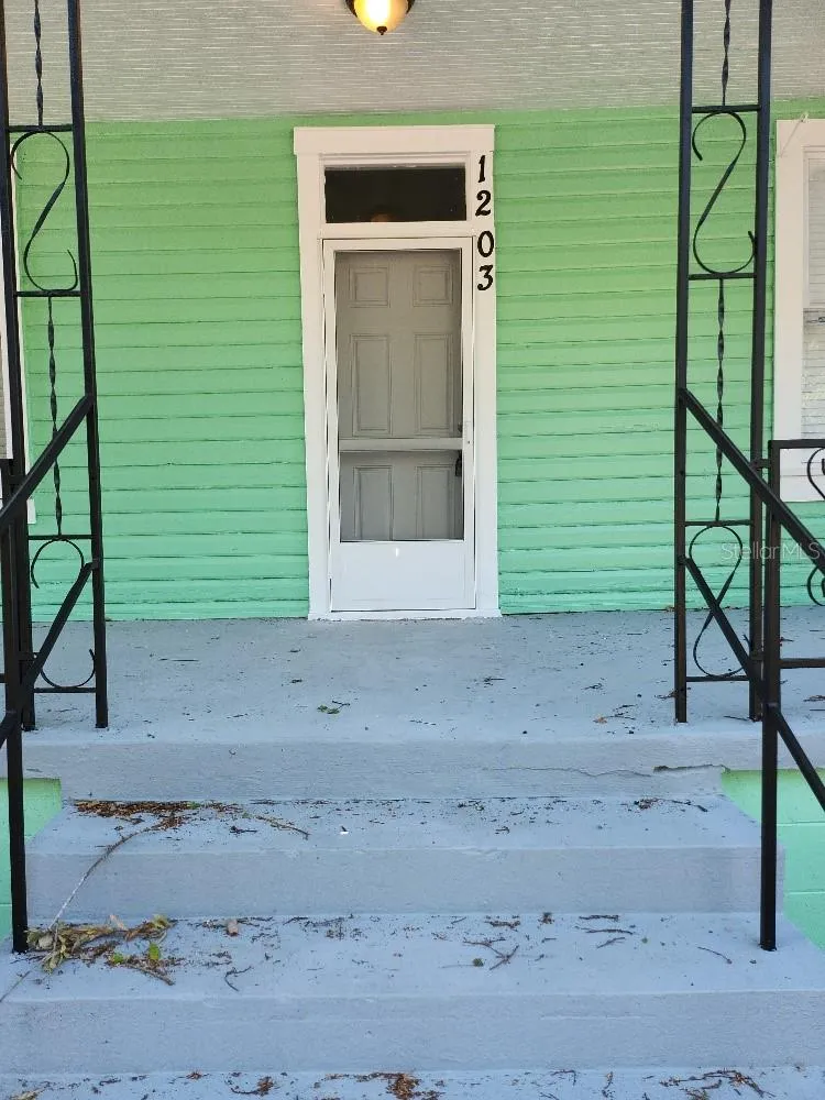 1203 E 15TH AVENUE Tampa, FL 33605