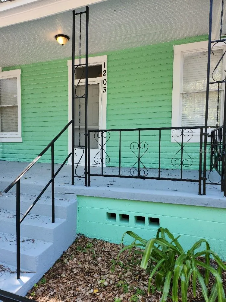 1203 E 15TH AVENUE Tampa, FL 33605