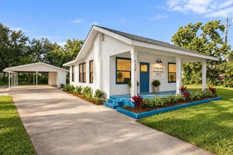 112 E MARTIN LUTHER KING JR DRIVE