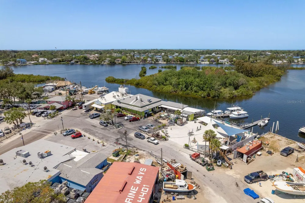 112 E MARTIN LUTHER KING JR DRIVE Tarpon Springs, FL 34689