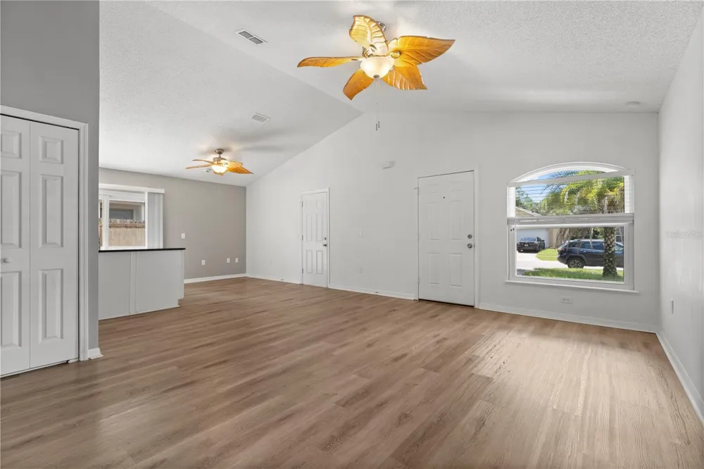 5549 NEW CAMBRIDGE ROAD Orlando, FL 32810