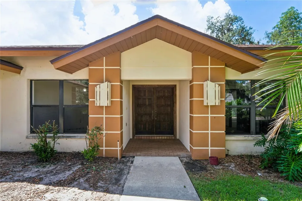 2715 LAUREL OAK DRIVE Plant City, FL 33566