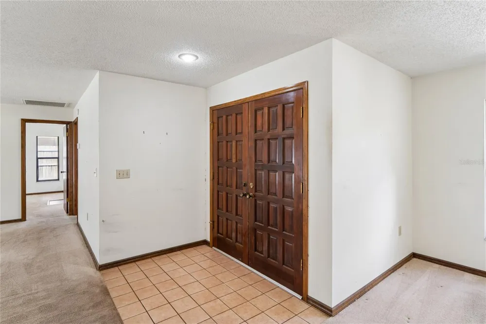 2715 LAUREL OAK DRIVE Plant City, FL 33566