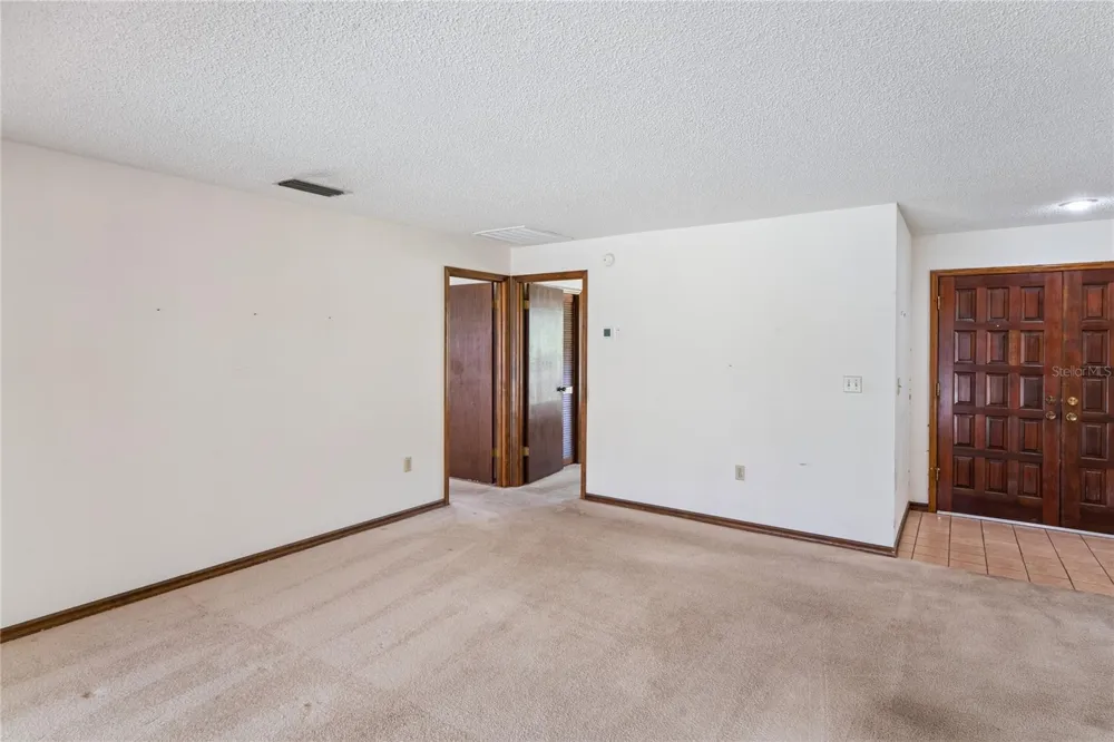 2715 LAUREL OAK DRIVE Plant City, FL 33566