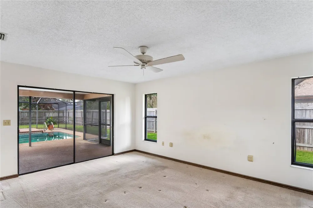 2715 LAUREL OAK DRIVE Plant City, FL 33566