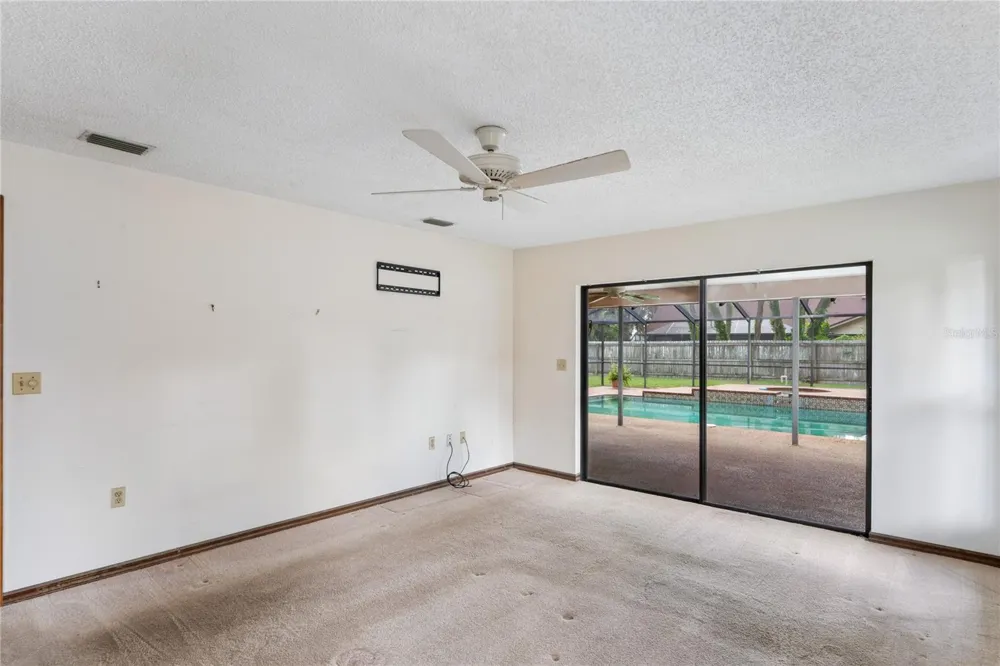 2715 LAUREL OAK DRIVE Plant City, FL 33566