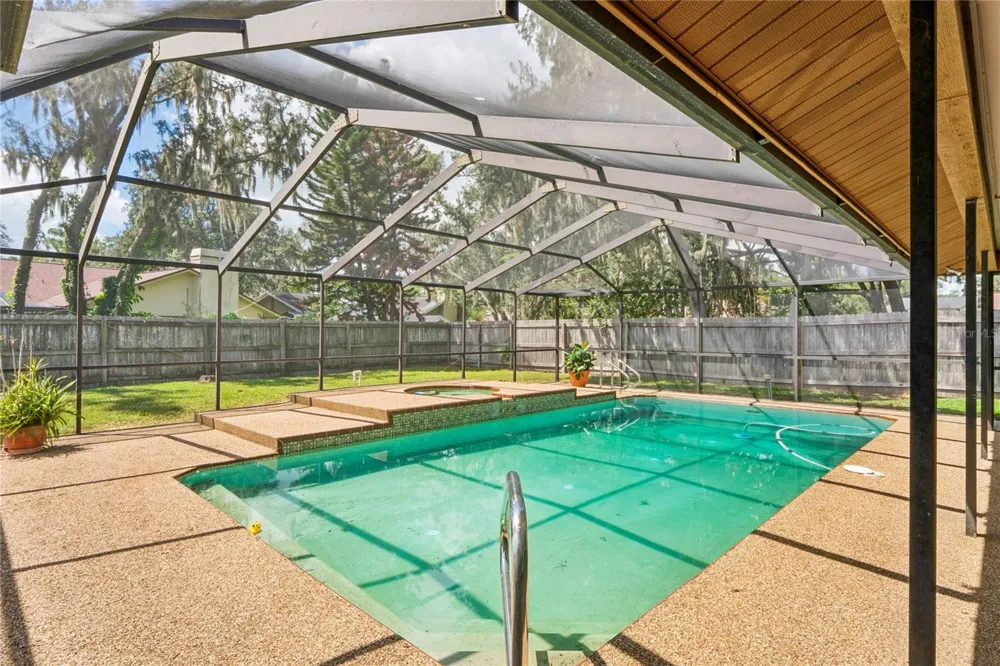 2715 LAUREL OAK DRIVE Plant City, FL 33566