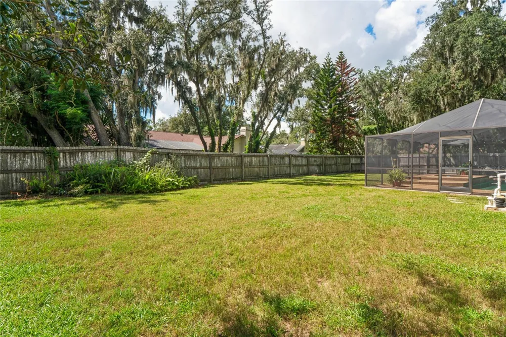 2715 LAUREL OAK DRIVE Plant City, FL 33566