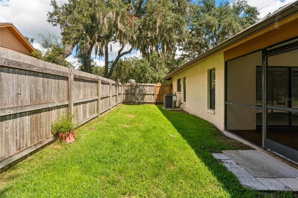 2715 LAUREL OAK DRIVE Plant City, FL 33566
